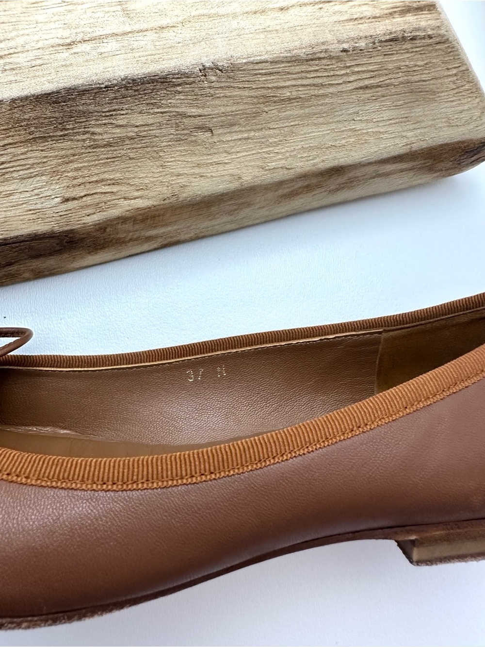Margaux Cognac Leather Pointed-Toe Ballet Flats with Bow Salamanca - Picture 7 of 9